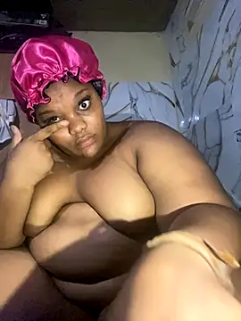 Snapshot of chubbybbw18 chatting on 10/30/25, 07:25 chubbybbw18 online show from 10/30/25, 07:25