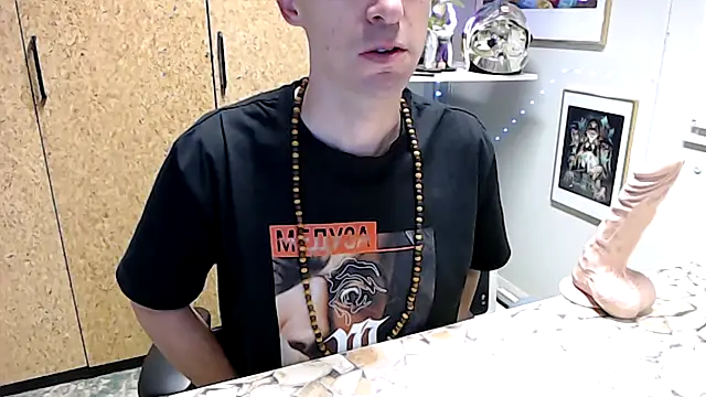 Snapshot of sakiramissy chatting on 10/08/25, 05:49 sakiramissy online show from 10/08/25, 05:49