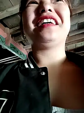 XoiXoi232 online show from 10/10/25, 03:38