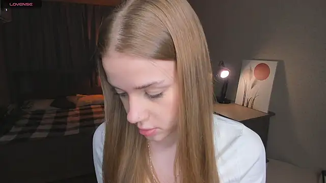 Snapshot of OdellaFrake chatting on 11/21/25, 07:34 OdellaFrake online show from 11/21/25, 07:34