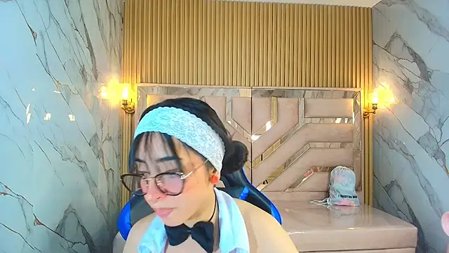 zoe r  online show from 11/27/25, 03:19