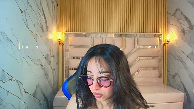 zoe r  online show from 11/29/25, 03:20