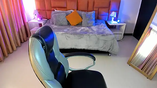 Snapshot of Catti_Brie chatting on 11/13/25, 11:42 Catti Brie online show from 11/13/25, 11:42