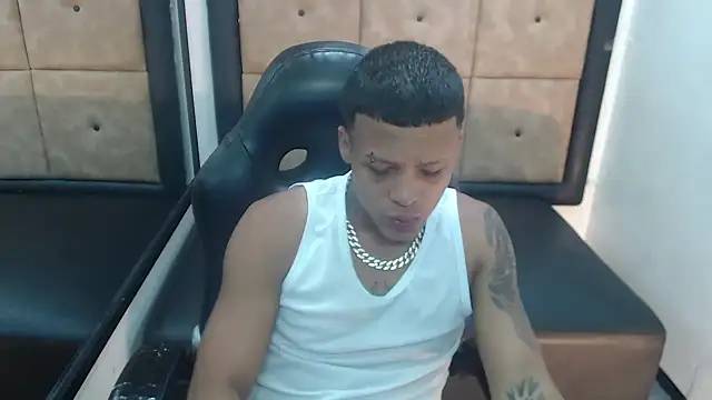 Snapshot of _Drake01 chatting on 09/20/25, 02:56 Drake01 online show from 09/20/25, 02:56