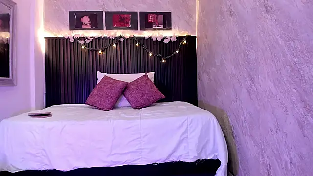 dark  nymph online show from 09/24/25, 11:46