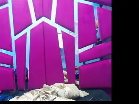 Snapshot of Kataleya_Luck chatting on 11/04/25, 03:27 Kataleya Luck online show from 11/04/25, 03:27