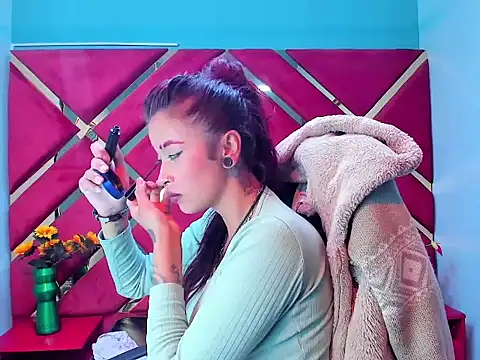 Snapshot of Kataleya_Luck chatting on 11/16/25, 03:45 Kataleya Luck online show from 11/16/25, 03:45