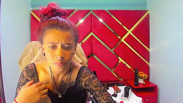 Snapshot of Kataleya_Luck chatting on 11/27/25, 03:19 Kataleya Luck online show from 11/27/25, 03:19