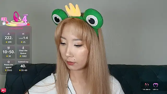 Snapshot of Yume_ko chatting on 10/21/25, 02:51 Yume ko online show from 10/21/25, 02:51