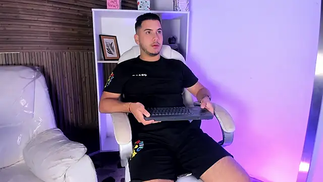 Axel grey  online show from 11/29/25, 12:30