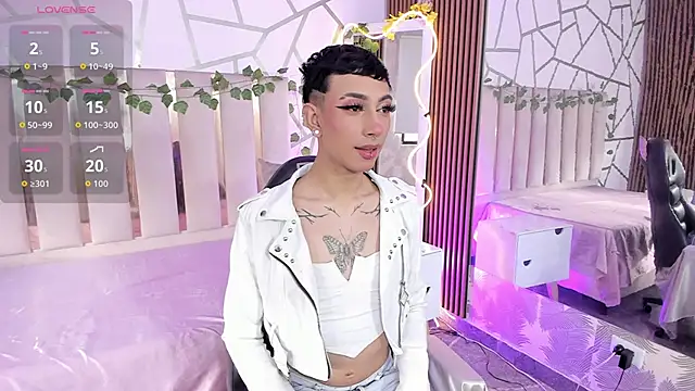 CYRUS TAY online show from 06/19/26, 07:50