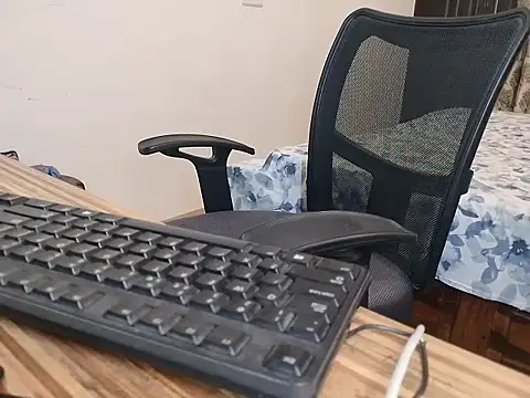 Snapshot of Cynthia011 chatting on 09/18/25, 04:09 Cynthia011 online show from 09/18/25, 04:09