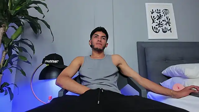 Tylerffoxx online show from 05/30/26, 09:23