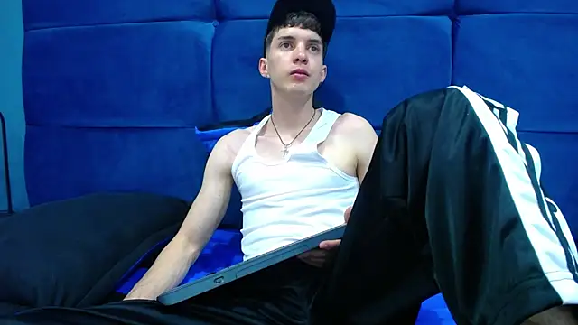 Jheampiiero online show from 09/29/25, 02:44