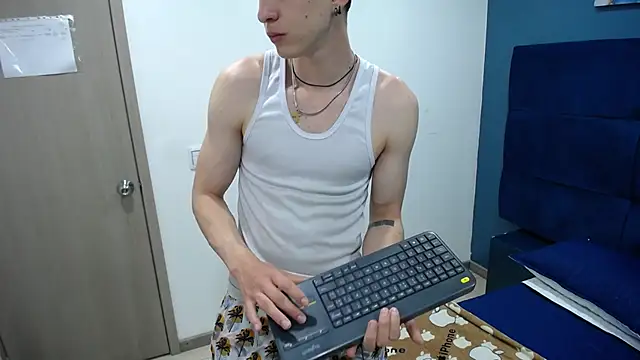 Jheampiiero online show from 10/17/25, 02:30