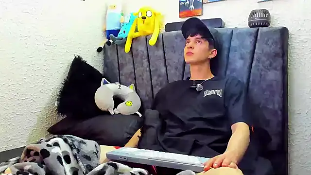 Jheampiiero online show from 05/15/26, 10:06