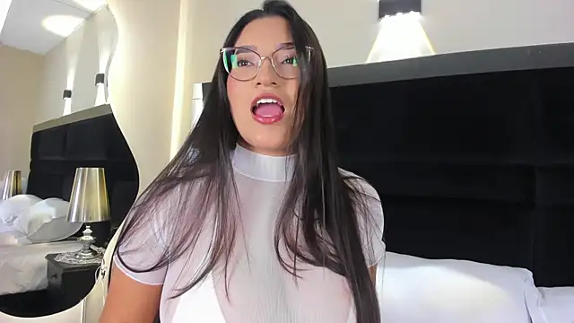 CarolineLee  online show from 07/21/26, 10:45