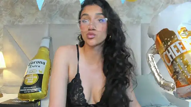 ValentiinaCruz online show from 10/04/25, 07:34