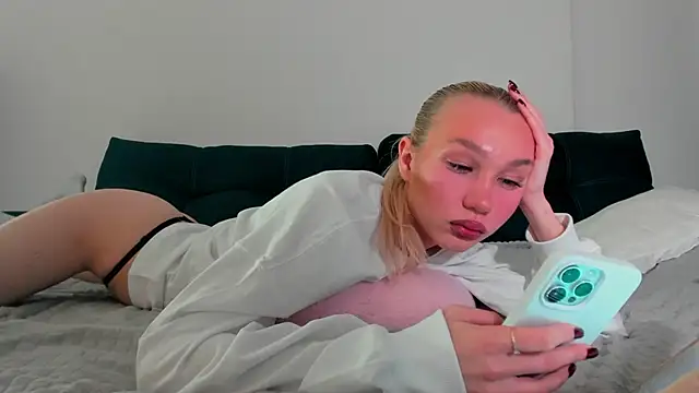 cuteleraay online show from 10/05/25, 08:29