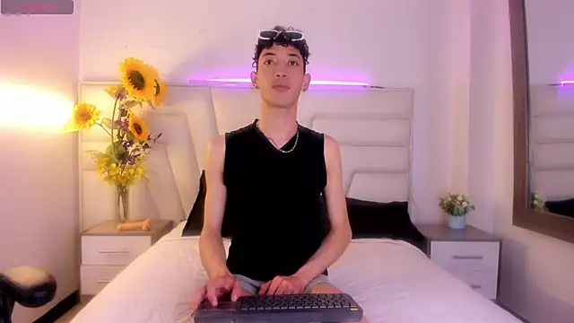 Snapshot of Ashton_Myers chatting on 09/19/25, 07:58 Ashton Myers online show from 09/19/25, 07:58