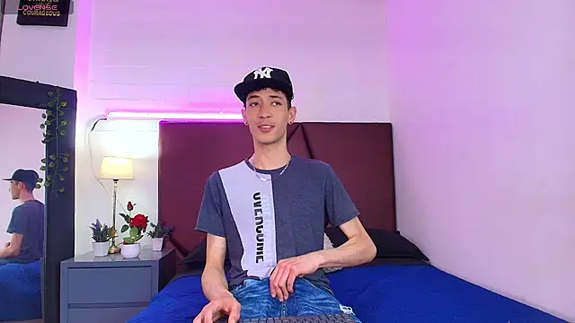 Snapshot of Ashton_Myers chatting on 09/23/25, 07:39 Ashton Myers online show from 09/23/25, 07:39