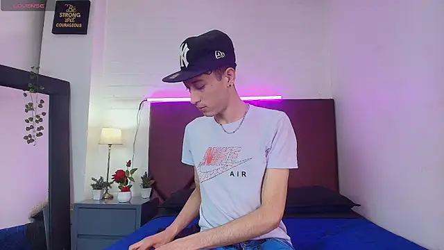 Snapshot of Ashton_Myers chatting on 10/03/25, 07:55 Ashton Myers online show from 10/03/25, 07:55