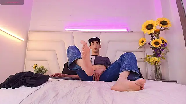 Snapshot of Ashton_Myers chatting on 10/04/25, 08:40 Ashton Myers online show from 10/04/25, 08:40