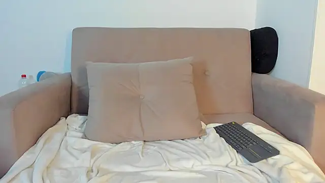 Snapshot of marie_pourtoii chatting on 06/11/26, 12:32 marie pourtoii online show from 06/11/26, 12:32