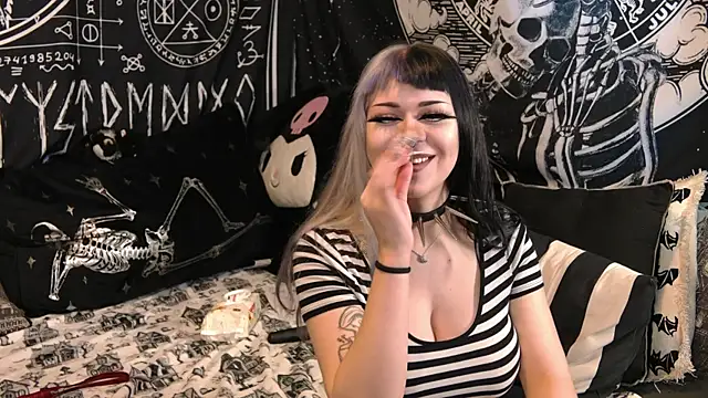 Paige Turner online show from 01/05/26, 09:18