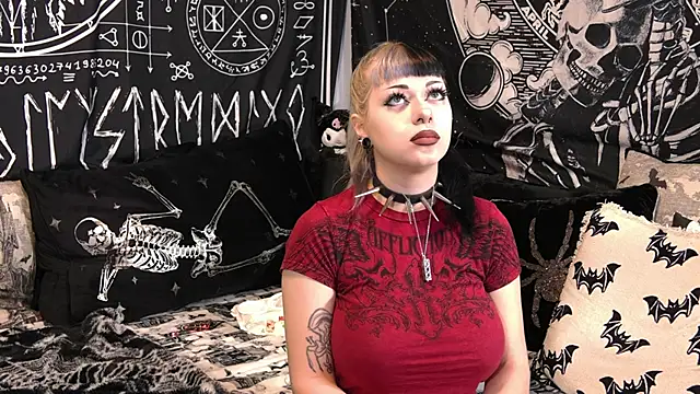 Paige Turner online show from 05/01/26, 04:33