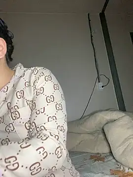 Kimngan003 online show from 09/10/25, 12:54