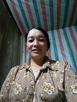 Snapshot of Bliss_rose chatting on 10/04/25, 03:32 Bliss rose online show from 10/04/25, 03:32