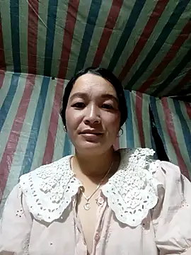 Snapshot of Bliss_rose chatting on 10/15/25, 12:00 Bliss rose online show from 10/15/25, 12:00