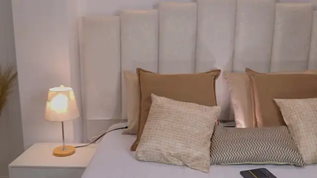 Saskia litt online show from 06/12/26, 04:22