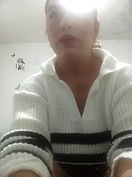 Snapshot of AddyStuart_ chatting on 11/18/25, 03:56 AddyStuart online show from 11/18/25, 03:56