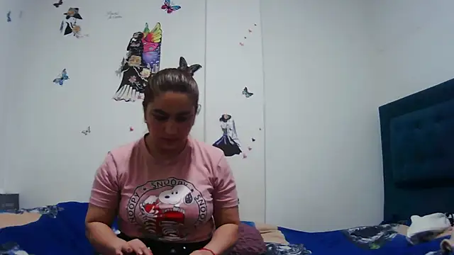 Snapshot of AddyStuart_ chatting on 11/19/25, 03:50 AddyStuart online show from 11/19/25, 03:50