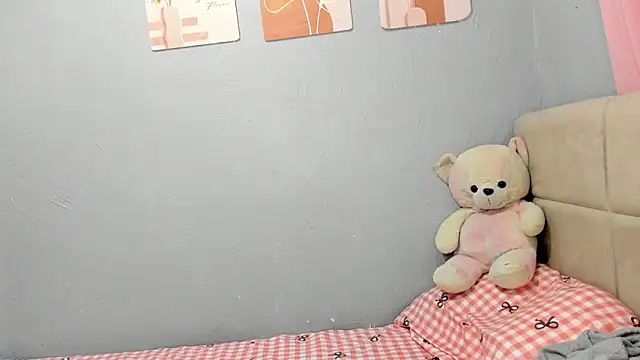 Snapshot of Anne_the_virgin chatting on 11/15/25, 07:49 Anne the virgin online show from 11/15/25, 07:49