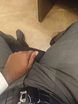hotboy43339 online show from 06/12/26, 10:36