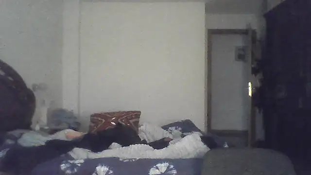 LillyCrossAvila online show from 12/19/25, 10:44