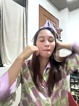 LanySylvia online show from 12/19/25, 04:36