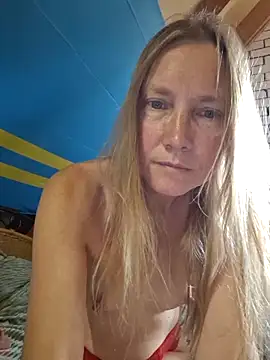 Snapshot of DutchButterfly chatting on 05/27/26, 10:01 DutchButterfly online show from 05/27/26, 10:01