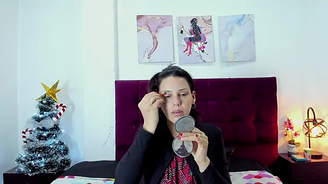 Snapshot of MashaPiink chatting on 11/29/25, 12:41 MashaPiink online show from 11/29/25, 12:41