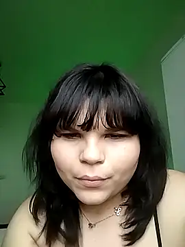 Snapshot of SophieErotica chatting on 12/17/25, 01:39 SophieErotica online show from 12/17/25, 01:39