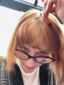 Snapshot of Only_April chatting on 10/04/25, 01:20 Only April online show from 10/04/25, 01:20