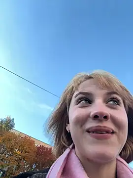 Snapshot of Only_April chatting on 10/08/25, 01:42 Only April online show from 10/08/25, 01:42