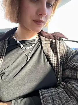 Snapshot of Only_April chatting on 10/13/25, 09:31 Only April online show from 10/13/25, 09:31