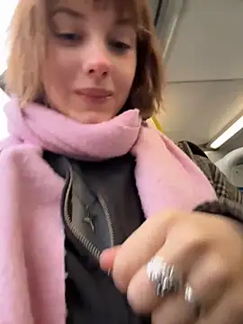 Snapshot of Only_April chatting on 10/22/25, 05:41 Only April online show from 10/22/25, 05:41