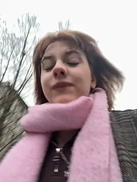 Snapshot of Only_April chatting on 10/31/25, 06:03 Only April online show from 10/31/25, 06:03