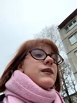 Snapshot of Only_April chatting on 11/11/25, 11:21 Only April online show from 11/11/25, 11:21