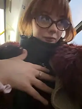 Snapshot of Only_April chatting on 11/12/25, 05:41 Only April online show from 11/12/25, 05:41